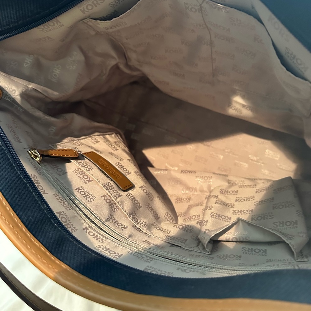 Michael Kors Tote Bag great condition - Picture 7 of 10